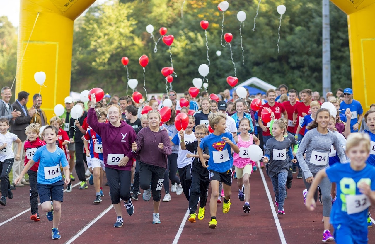 Bild vom 9. Benefizlauf im Jahr 2016. Dies ist das 92. Bild.
